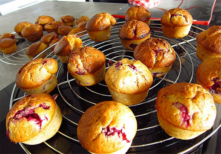 Cuisiner des muffins maison au citron framboises et pistaches