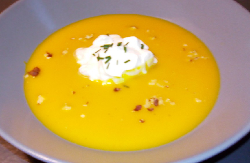 Réaliser un velouté de potiron, crème fouettée aux noisettes